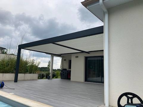 réalisation d'une pergola adossée sur terrasse dans villa à Coursac