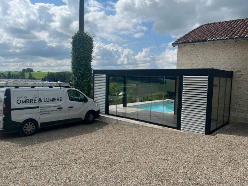 réalisation d'une pergola bioclimatique proche Pergiueux