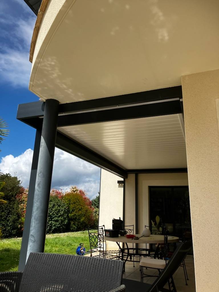 pose de pergola bioclimatique 