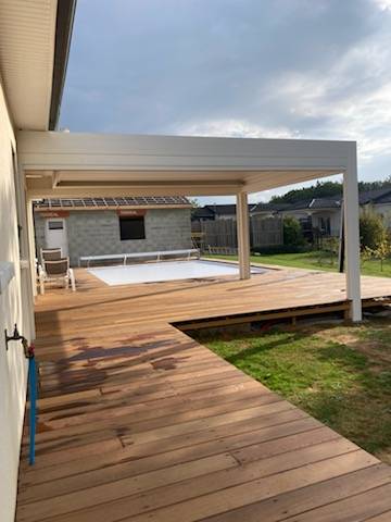 Pose d'une pergola bioclimatique sur la commune de sanilhac proche de Périgueux en dordogne 